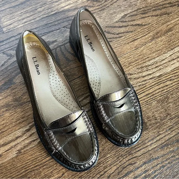 LL Bean Brown Penny Loafer Shoes Patent Leather Slip On Moc Toe Size 6.5 Medium