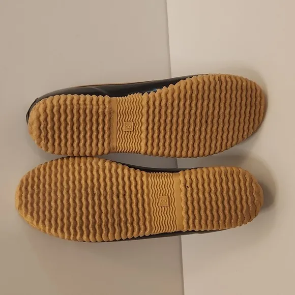 London Fog Collection Women's Black/Tan Webster Waterproof Duck Shoes Size 8