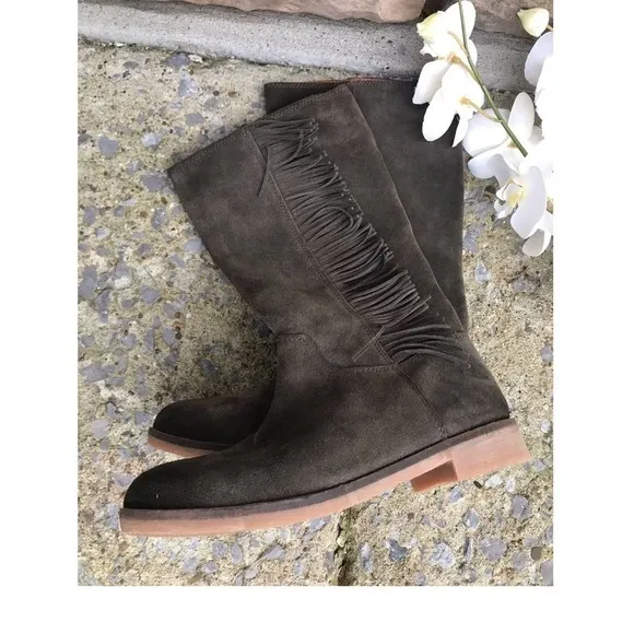 Lucky Brand Women boots SZ 7.5        #016