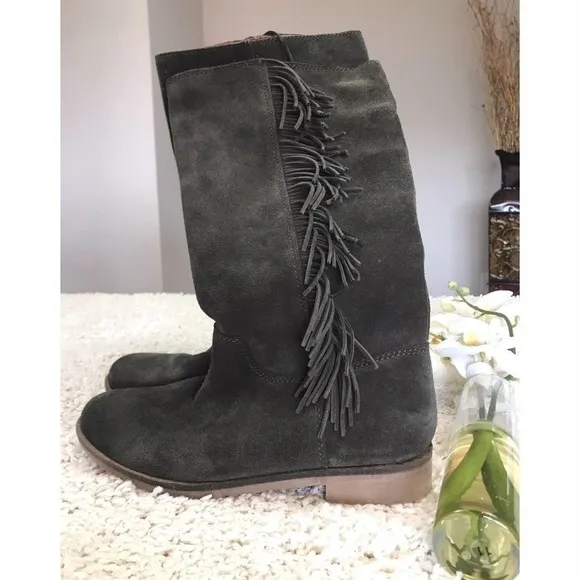 Lucky Brand Women boots SZ 7.5        #016