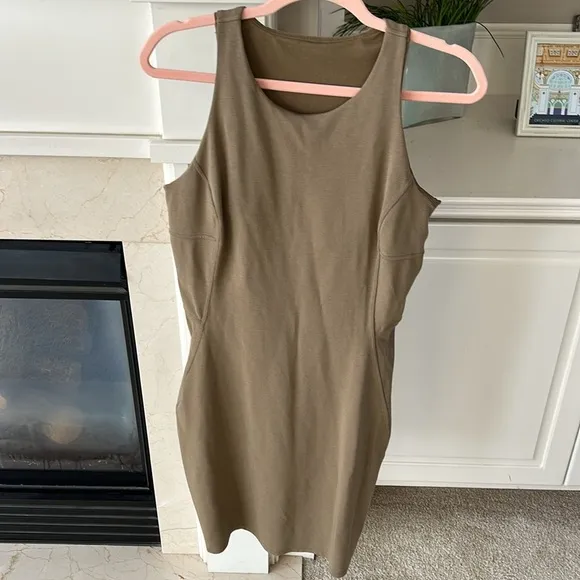 Lululemon Slim Fit Above Knee Artifact Brown Athletic Dress Size 10