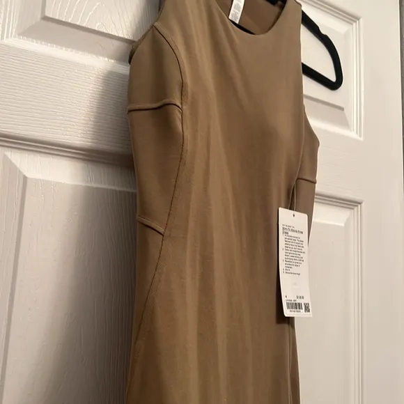 Lululemon slim-fit above knee dress. 4