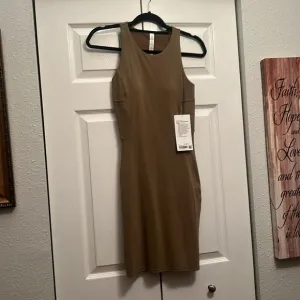 Lululemon slim-fit above knee dress. 4