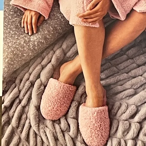 Luxury Cozy Wrap Robe   Slippers