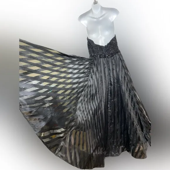 Mac Duggal Strapless Beaded Corset Prom Ball Gown Dress size 8