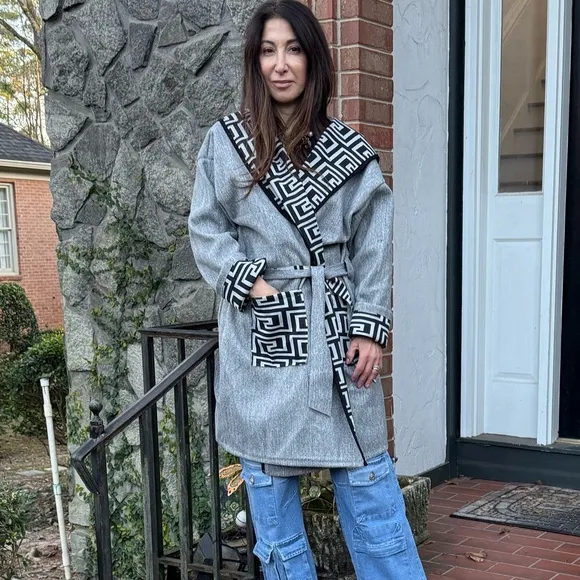 MADE IN ITALY OVERSIZED FABULOUS HOODED LONG BELTED COAT WITH POCKETS