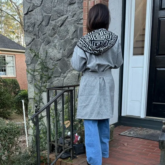 MADE IN ITALY OVERSIZED FABULOUS HOODED LONG BELTED COAT WITH POCKETS