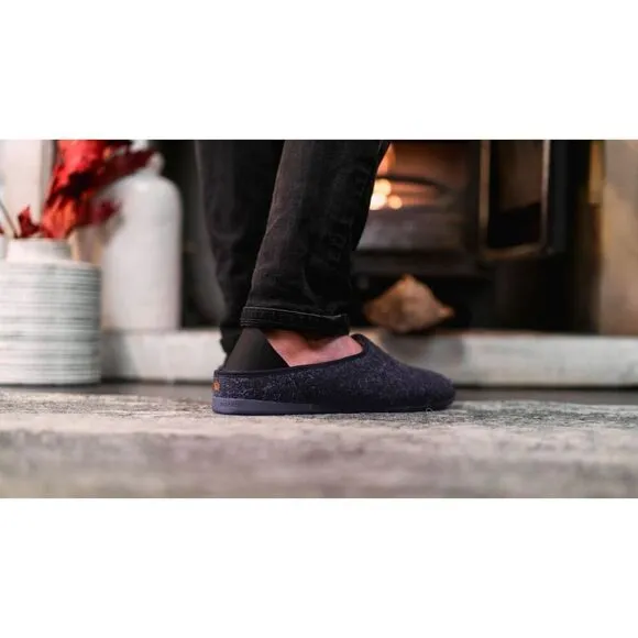 ✨Mahabis Classic Navy Sz 8.5-9 M Slippers✨