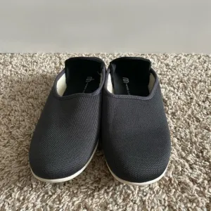 Mahabis Classic Outdoor Slipper/Shoes Size Women’s 8 Charcoal Grey