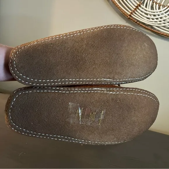 Manitobah Men’s Cottager Slippers NEW