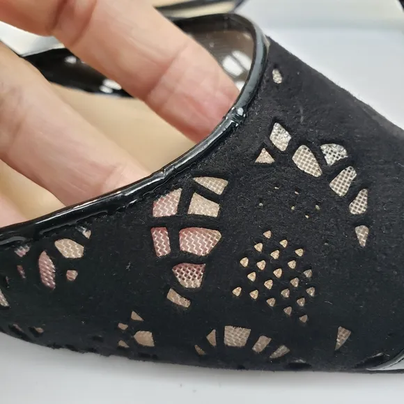 Manolo Blahnik Black Suede Tooled Mesh Patent Leather Heels Euro 39 US 8.5