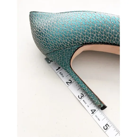 Manolo Blahnik Brocade Fabric Pointed Toe Pumps in Green Silver