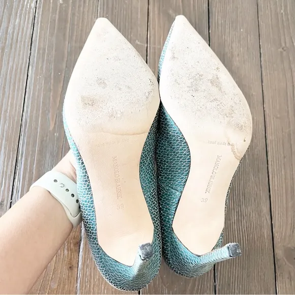 Manolo Blahnik Brocade Fabric Pointed Toe Pumps in Green Silver