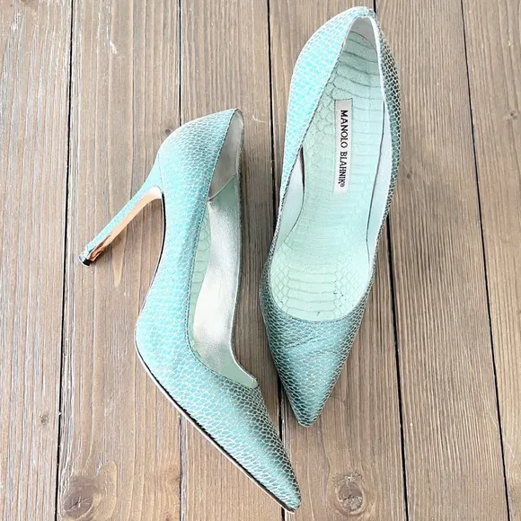 Manolo Blahnik Brocade Fabric Pointed Toe Pumps in Green Silver