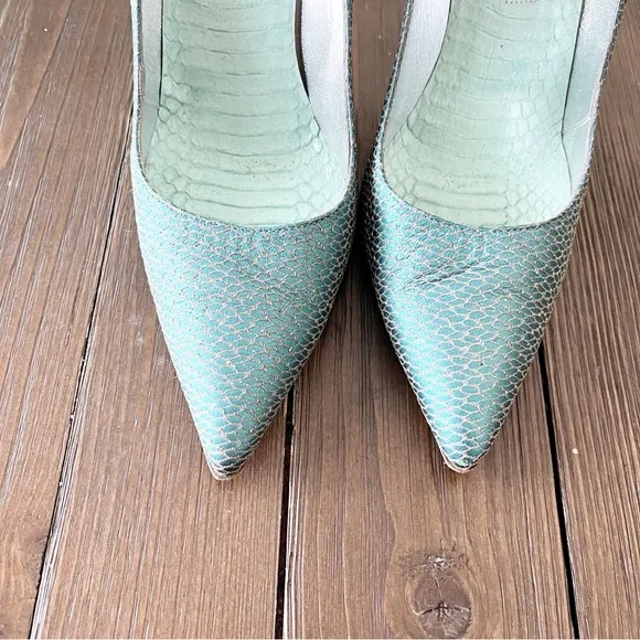Manolo Blahnik Brocade Fabric Pointed Toe Pumps in Green Silver