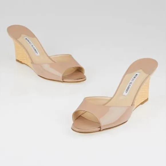 MANOLO BLAHNIK Nude Patent Leather Slide Wedges Size 39