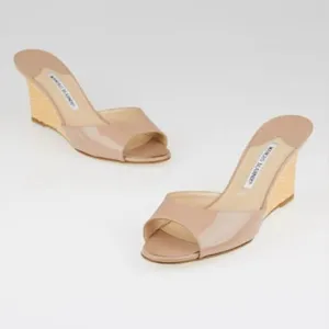 MANOLO BLAHNIK Nude Patent Leather Slide Wedges Size 39