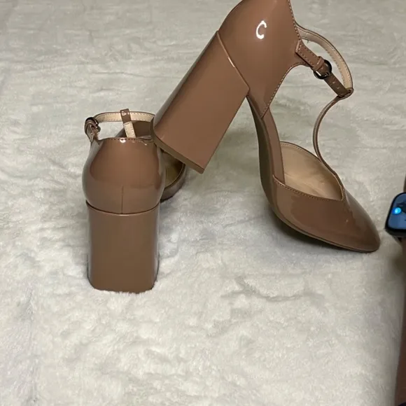 Marc Fisher CYRENE T-STRAP PUMP - Pre-Loved