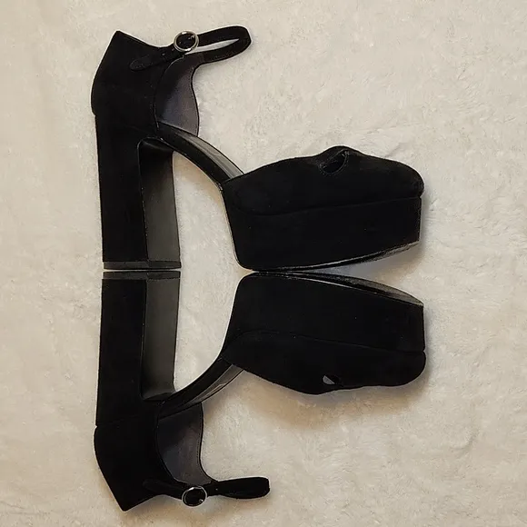 Marc Jacobs  Chunky  Platform Heels  Black Suede Size 8.5