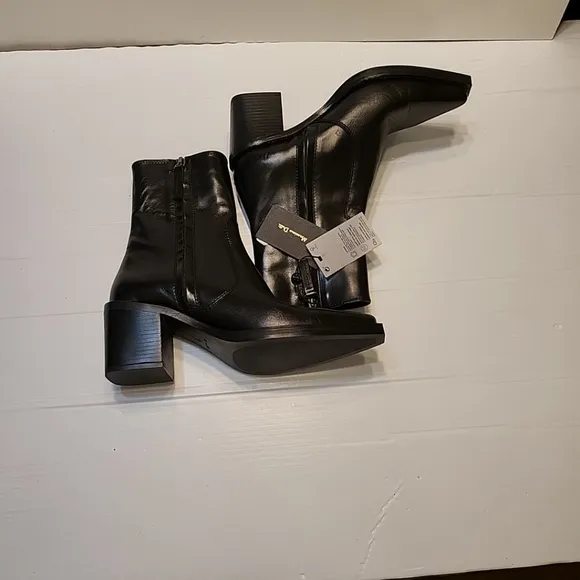 Massimo Dutti Leather Pointy Mid-heel Chelsea Booties