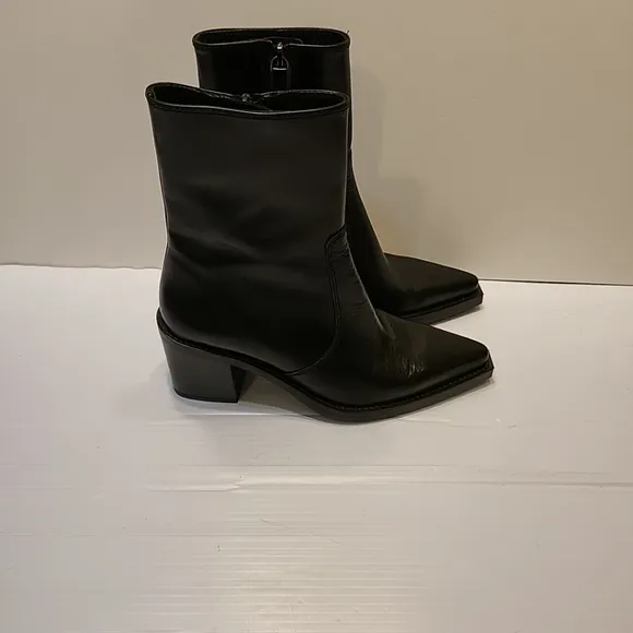 Massimo Dutti Leather Pointy Mid-heel Chelsea Booties