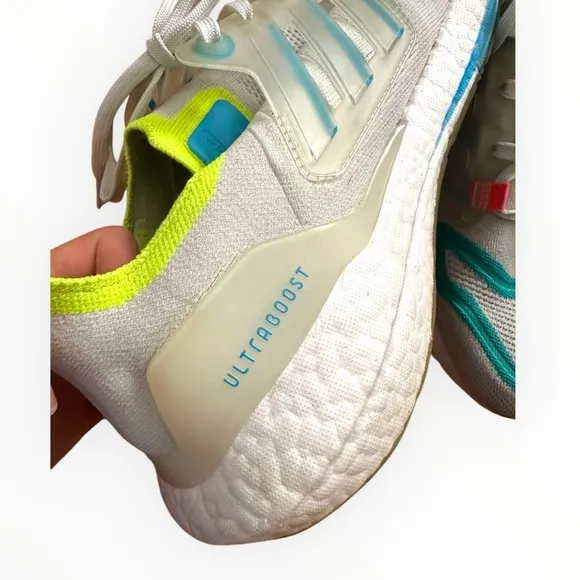 Men's Adidas UltraBoost 22 Running Shoes White / Sky Blue / Yellow S 10.5 GY8674