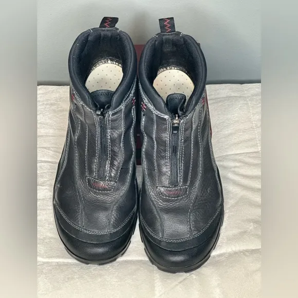 Men’s Clark’s Black Waterproof Leather Upper Front Zip Boot 13M