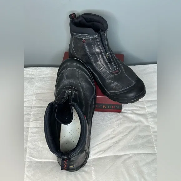 Men’s Clark’s Black Waterproof Leather Upper Front Zip Boot 13M