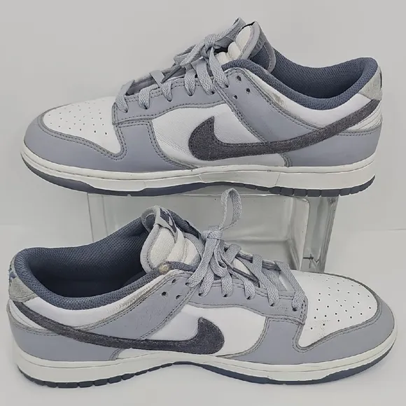 Men's Nike Dunk Low Retro, Size 11 - White / Light Carbon / Platinum Tint