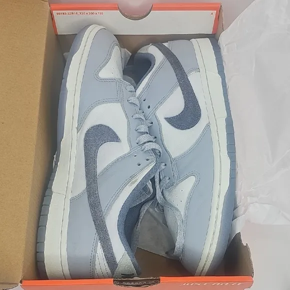 Men's Nike Dunk Low Retro, Size 11 - White / Light Carbon / Platinum Tint