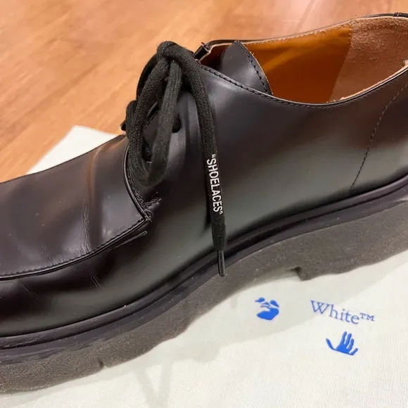 Mens Off White sponge sole black shoes.