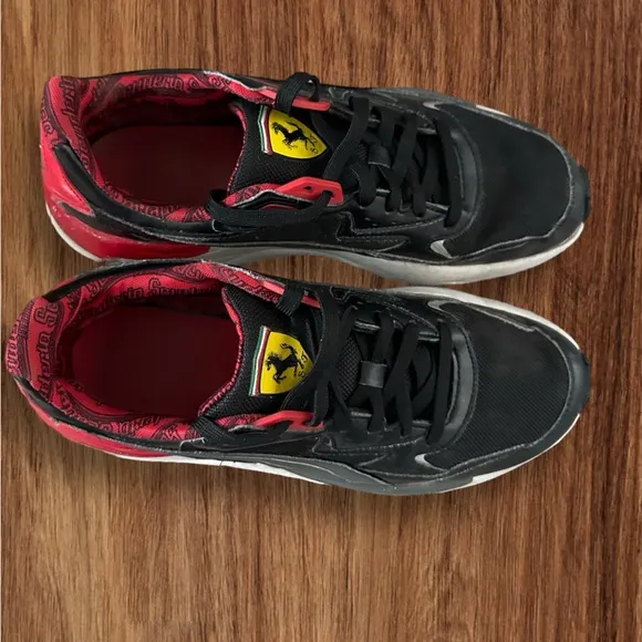 Men’s Puma Scuderia Ferrari x Ray Speed Motorsport Shoes, Size 11.