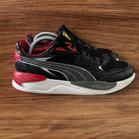 Men’s Puma Scuderia Ferrari x Ray Speed Motorsport Shoes, Size 11.