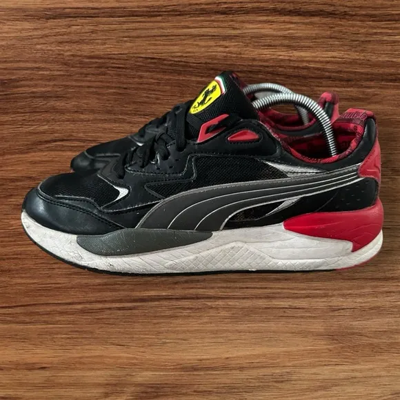 Men’s Puma Scuderia Ferrari x Ray Speed Motorsport Shoes, Size 11.