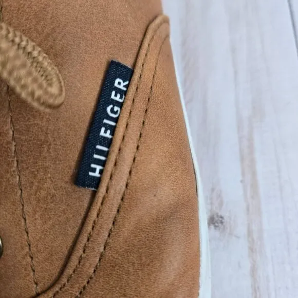 Men's Tommy Hilfiger Sneakers in Camel Brown Size 9