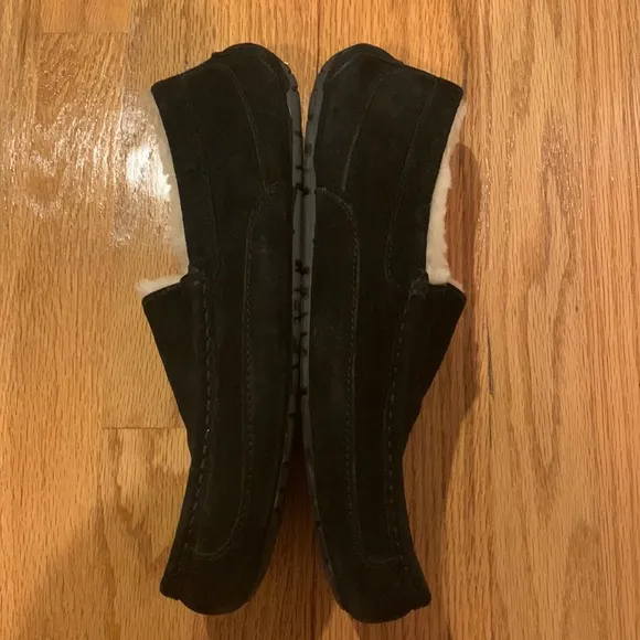 Men’s UGG Ascot Slippers Black