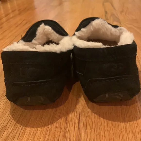 Men’s UGG Ascot Slippers Black