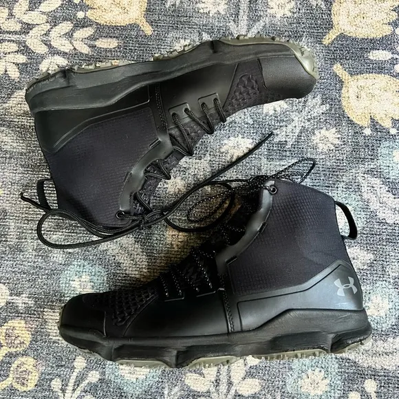 Men's Under Armour MG STRIKEFAST Black Mid Boots