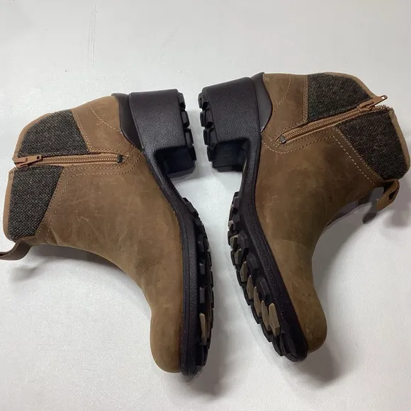 Merrell Chateau Mid Pull Waterproof Boots Size 8.5