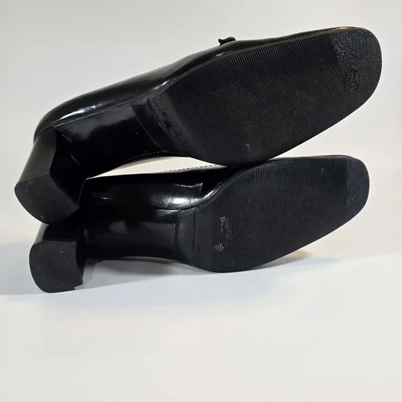 MF Salvatore Ferragamo Vintage Black Patent Leather Block Heels 7.5B Mary Jane