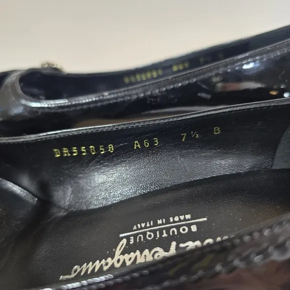 MF Salvatore Ferragamo Vintage Black Patent Leather Block Heels 7.5B Mary Jane