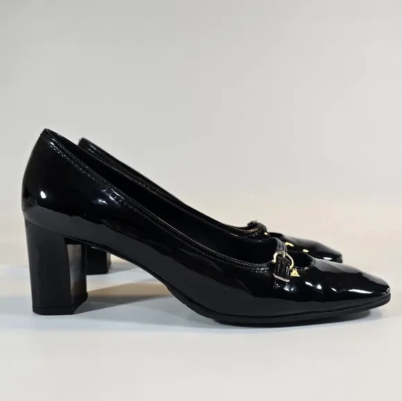 MF Salvatore Ferragamo Vintage Black Patent Leather Block Heels 7.5B Mary Jane