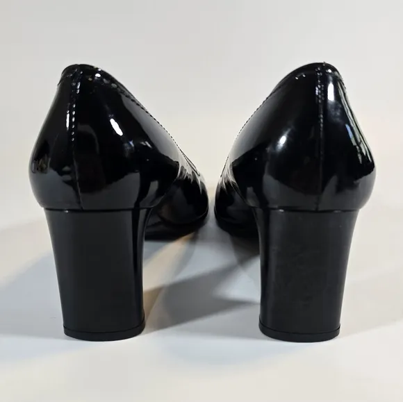 MF Salvatore Ferragamo Vintage Black Patent Leather Block Heels 7.5B Mary Jane
