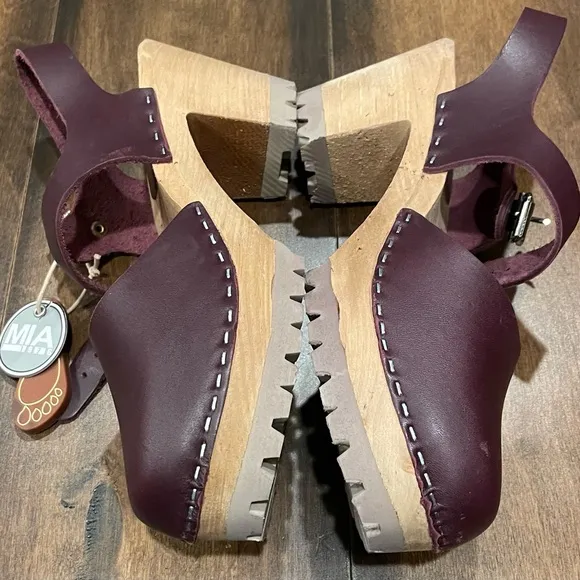 Mia Abba Sandal /Clogs NEW