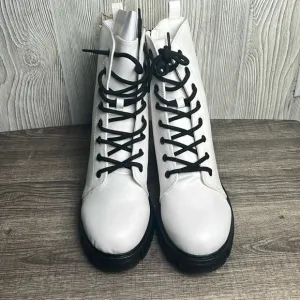MIA Size 9M Women's Tauren White Tango Combat Boots Mid Heel 2&quot; NIB
