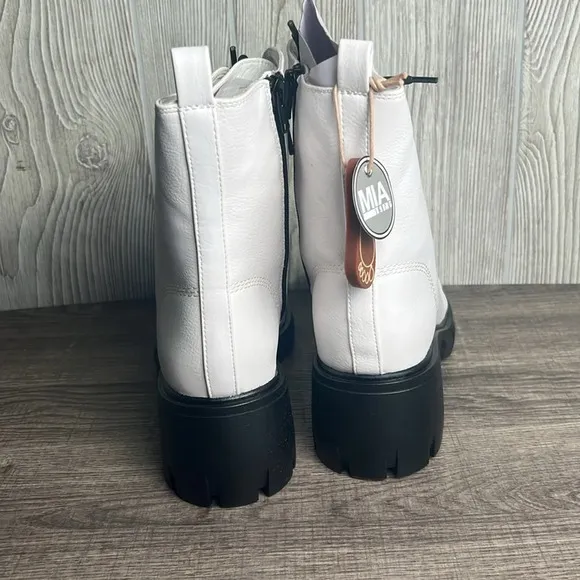 MIA Size 9M Women's Tauren White Tango Combat Boots Mid Heel 2&quot; NIB
