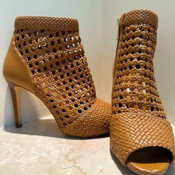 Michael Kors Sexy open toe brown pumps. 8.5