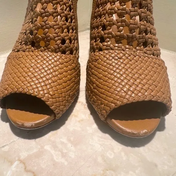 Michael Kors Sexy open toe brown pumps. 8.5