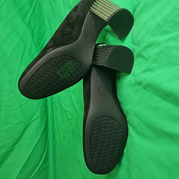 Micheal Kors Suede porter flex pump sz.8M