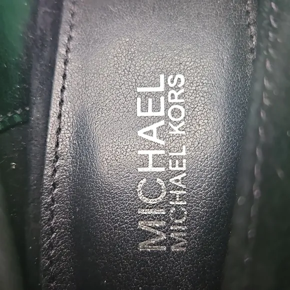 Micheal Kors Suede porter flex pump sz.8M
